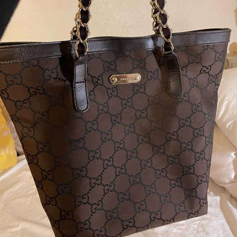 Gucci bucket bag